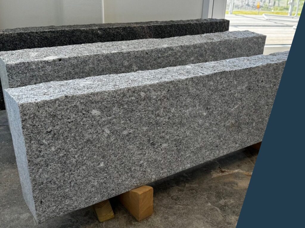 Kantsten RV2 i granit, visningsexemplar