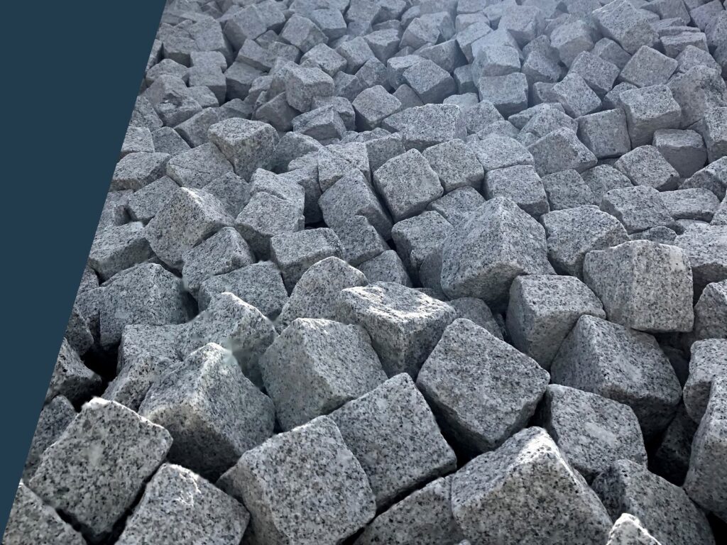 Smågatsten i grå granit, råkilad