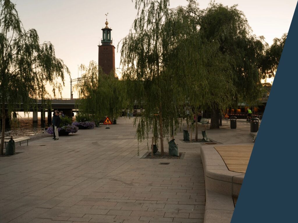 Sittmurar och hällar i granit vid Tegelbacken i Stockholm